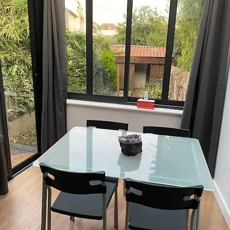 Апартаменты Avec Jardin Duchaffault 44100nantes *